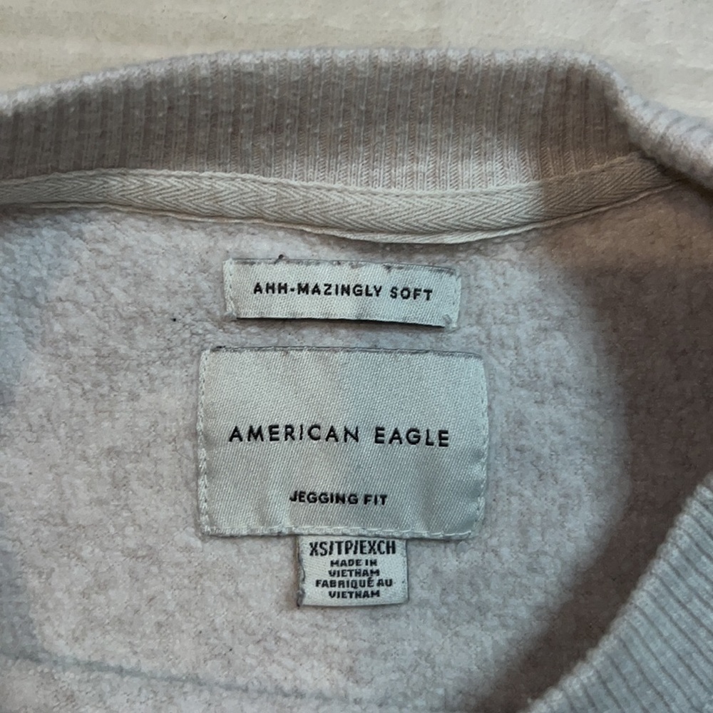 American‎ Eagle camo crewneck - Picture 3 of 4